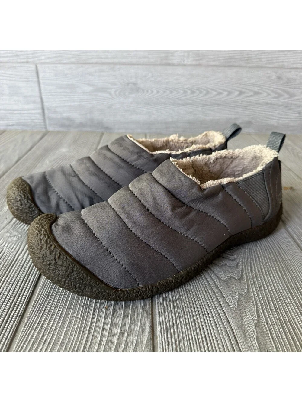 KEEN Cush Howser Men's 9 Quilted Slippers Slip-On Fleece Lined Camp Shoes Hike